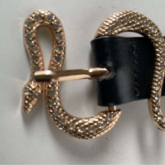 Faux leather rhinestone snake buckle belt - Picture 2 of 8
